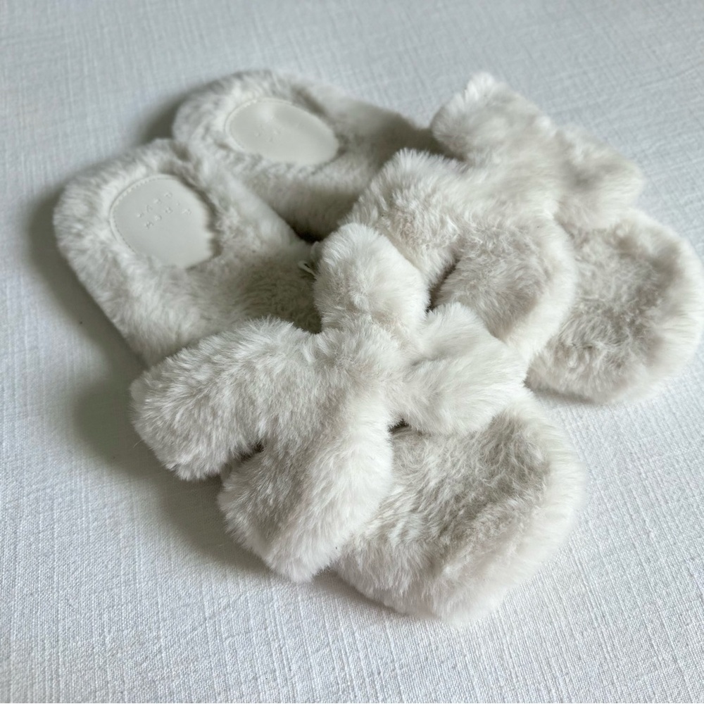A New Day Women’s Cozy Furry Slippers in Cream